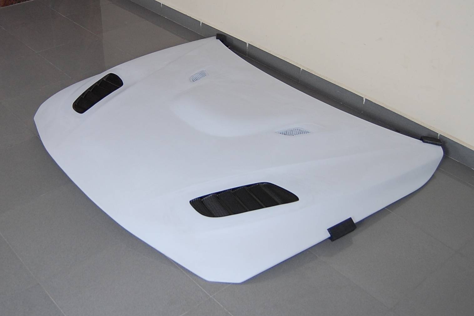 capo-fibra-bmw-f30-f31-f32-f36-look-m3-con-toma-look-carbono-2.jpg Capó Fibra BMW F30 / F31 / F32 / F33 / F36 Look M3 Con Toma Look Carbono