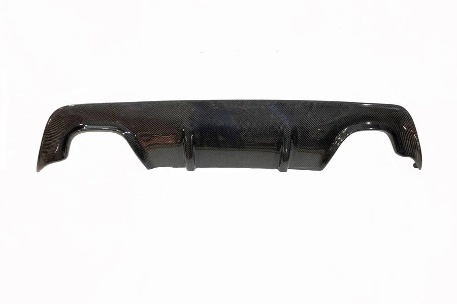 difusor-trasero-bmw-e60-e61-m-tech-carbono-2-salidas.jpg Difusor Trasero BMW E60 / E61 Look M-Tech Carbono 2 Salidas