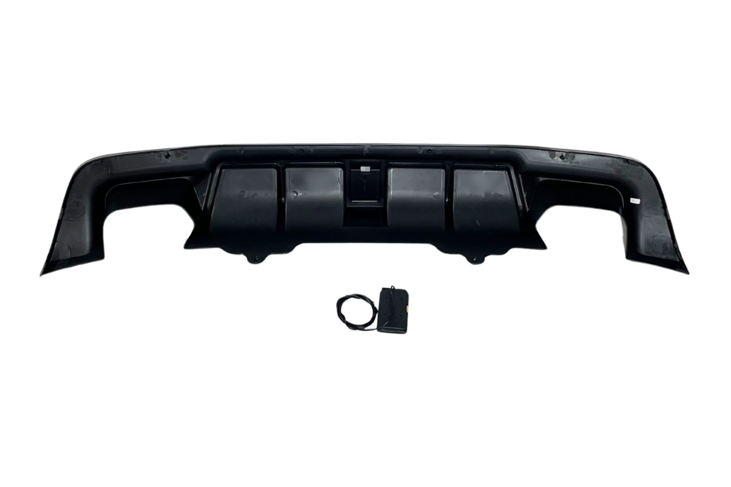difusor-trasero-bmw-e60-look-m-performance-brillante-negro-luz-de-freno-led-4.png Difusor Trasero BMW E60 look M Performance Brillante Negro Luz de freno led