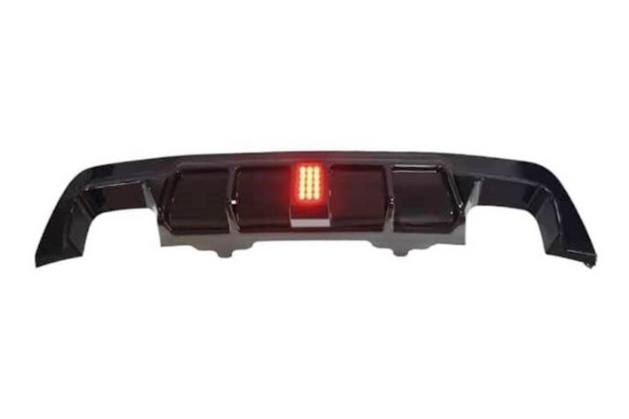 difusor-trasero-bmw-e60-look-m-performance-brillante-negro-luz-de-freno-led.jpg Difusor Trasero BMW E60 look M Performance Brillante Negro Luz de freno led