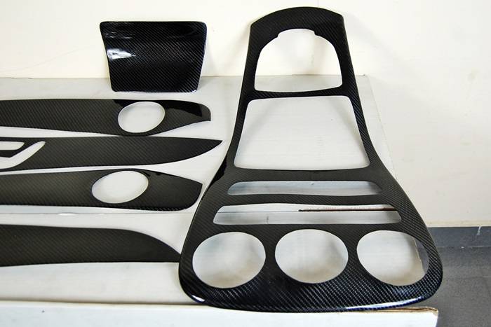 interior-carbono-mercedes-w205-6-piezas-1.jpg Interior Carbono Mercedes W205 2014-2018 4 Puertas / Coupe 6 Piezas