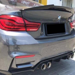 Kit De Carrocería BMW F80 Brillante Negro Look CS