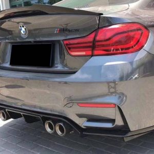 Kit De Carrocería BMW F80 Brillante Negro Look CS