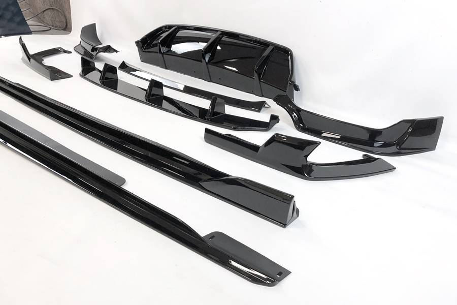 kit-de-carroceria-bmw-g06-x6-m-performance-brillante-negro-1.jpg Kit De Carrocería BMW X6 G06 Look M Performance Brillante Negro