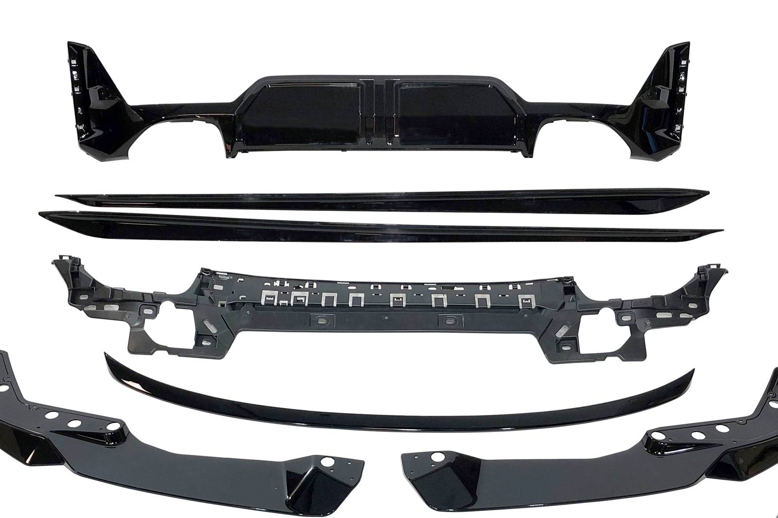 kit-de-carroceria-bmw-g20-g21-lci-look-m-performance-brillante-negro-1.jpg Kit De Carrocería BMW Serie 3 G20 / Serie 3 G21 LCI Look M Performance Brillante Negro