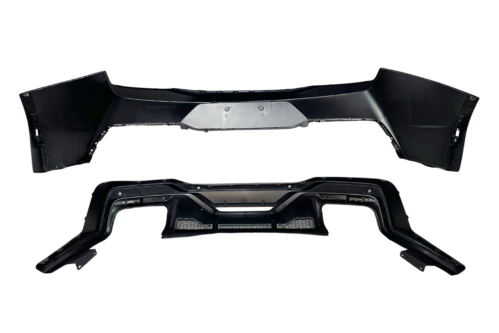 paragolpes-trasero-ford-mustang-2024-look-dark-horse-2.png Paragolpes Trasero Ford Mustang 2024+ Look Dark Horse