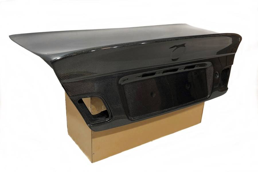 porton-carbono-bmw-e46-2p-e46-m3-look-csl.jpg Portón Carbono BMW E46 99-05 2P/ E46 Look M3 CSL