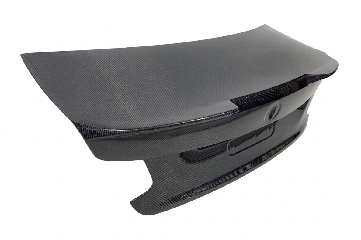 porton-carbono-bmw-f87-look-cs-1.png Portón Carbono BMW F87 Look CS