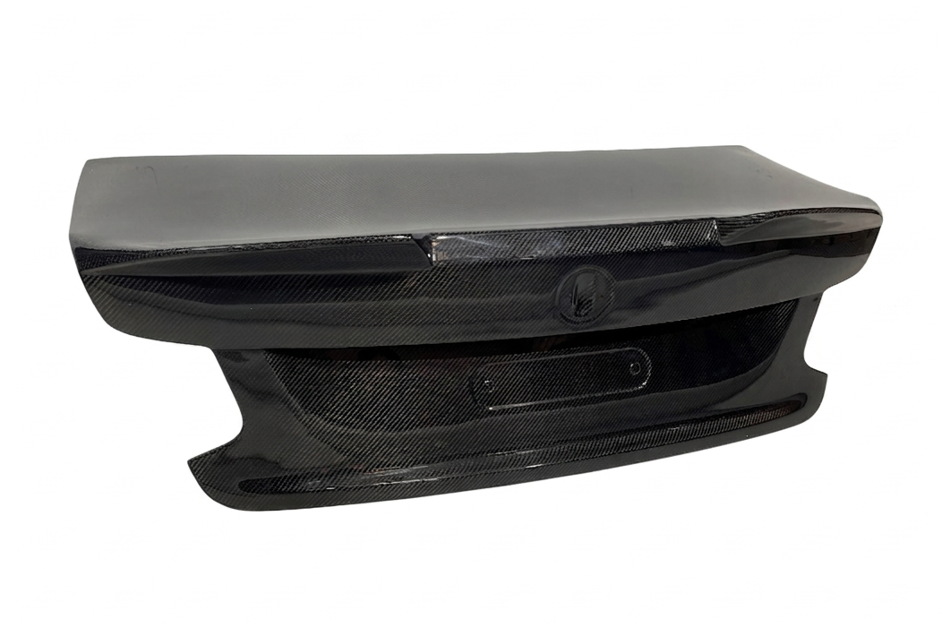 porton-carbono-bmw-f87-look-cs-2.png Portón Carbono BMW F87 Look CS