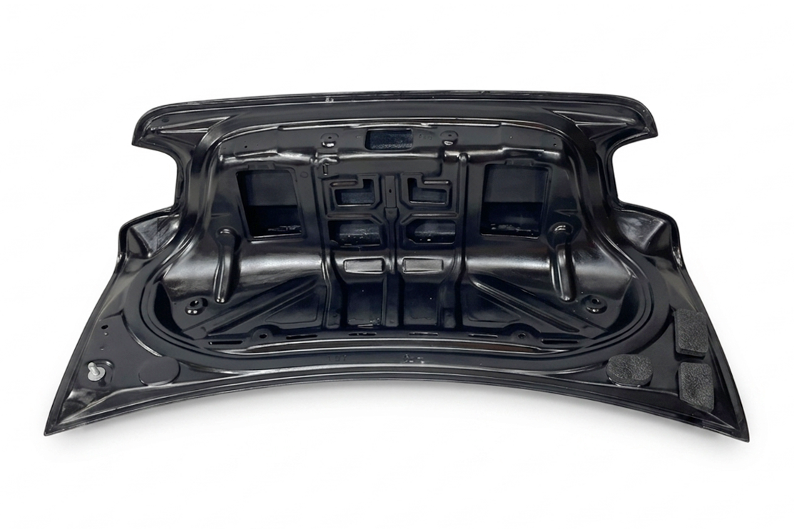 porton-carbono-bmw-f87-look-cs-3.png Portón Carbono BMW F87 Look CS